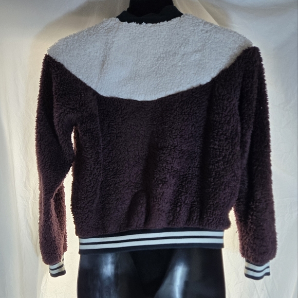 Cropped Teddy Nike Jacket - Picture 4 of 9